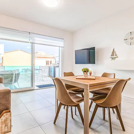 Chiara By Interhome فاليدوريا